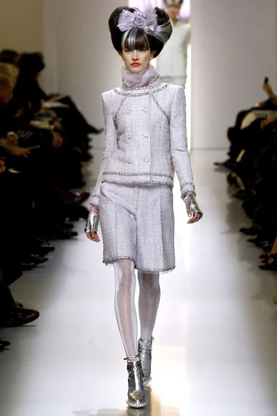 Look 5